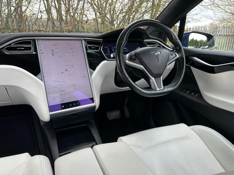 TESLA MODEL X  90D (Dual Motor)  2017