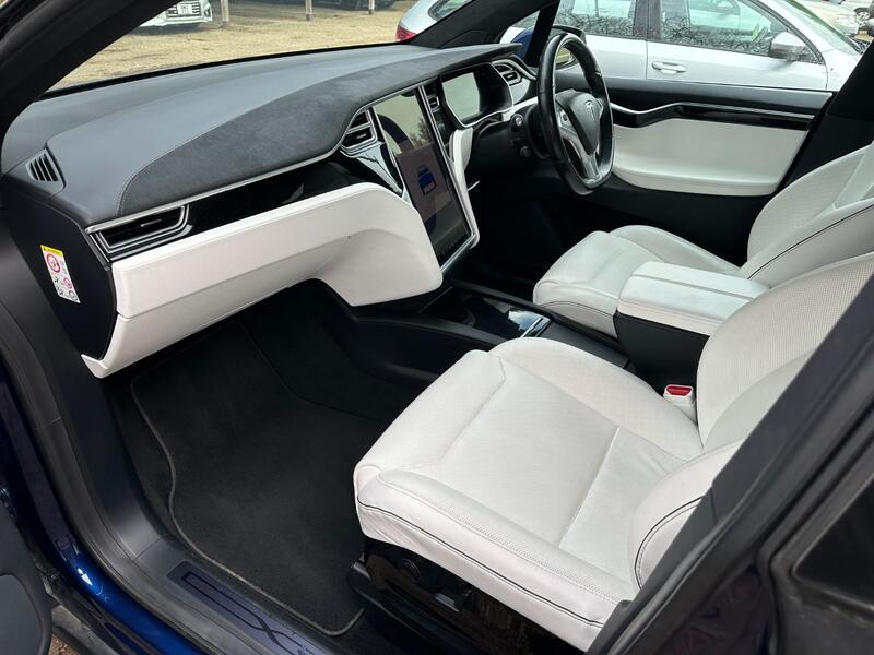 TESLA MODEL X  90D (Dual Motor)  2017