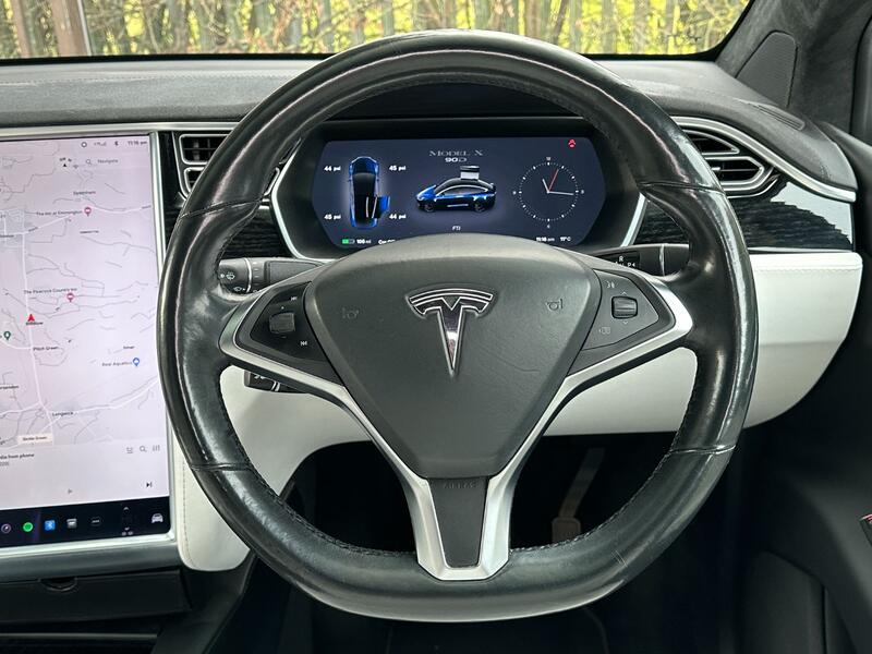 TESLA MODEL X  90D (Dual Motor)  2017