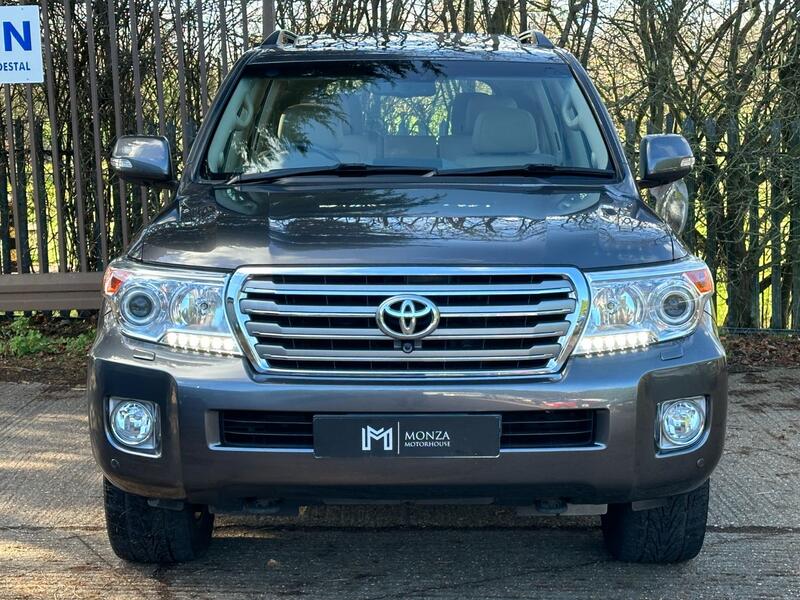 TOYOTA LAND CRUISER 4.5 D-4D V8  2015