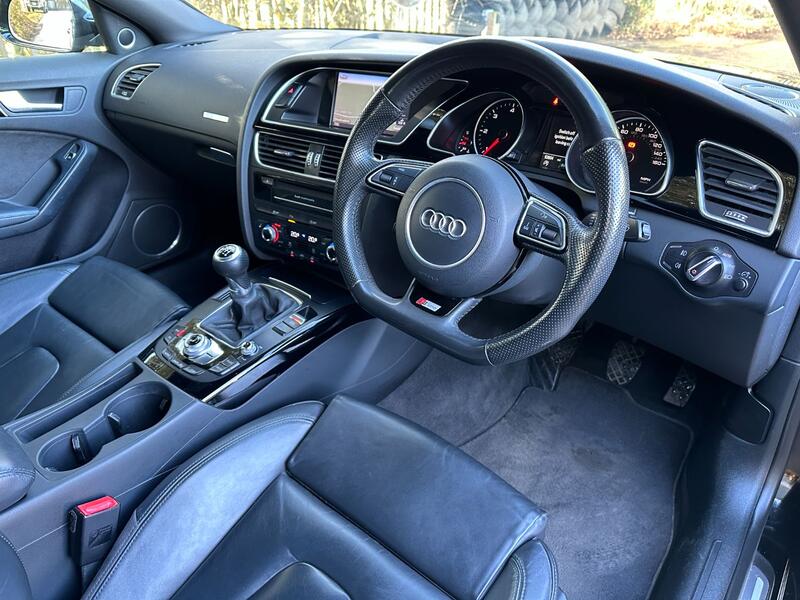 AUDI A5 2.0 TDI Black Edition Plus 2015