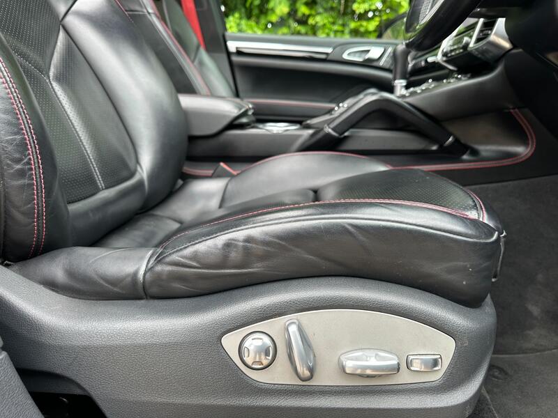 PORSCHE CAYENNE 3.0 V6 E-Hybrid S Platinum Edition 2017