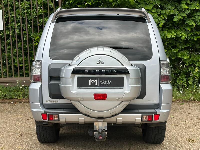 MITSUBISHI SHOGUN 3.2 DI-DC Elegance 2010