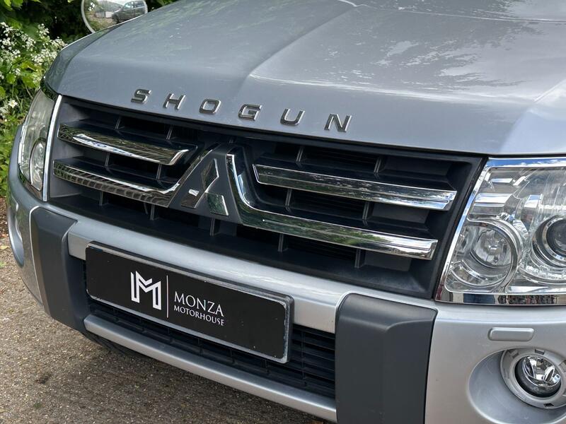 MITSUBISHI SHOGUN 3.2 DI-DC Elegance 2010