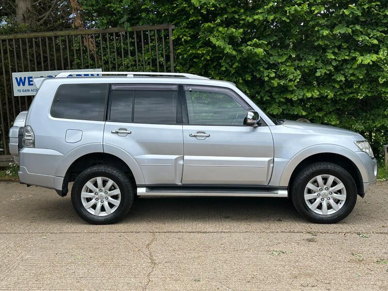 MITSUBISHI SHOGUN 3.2 DI-DC Elegance 2010