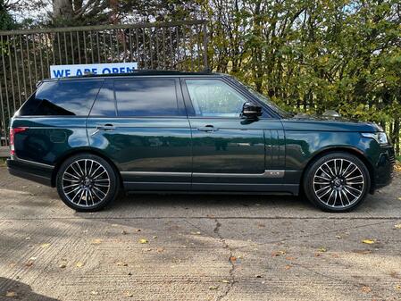 View LAND ROVER RANGE ROVER 4.4 SD V8 Autobiography LWB 