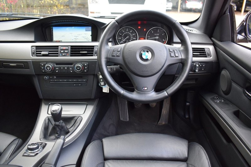 BMW 3 SERIES 3.0 330d M Sport 2011