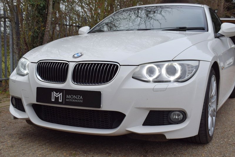 BMW 3 SERIES 3.0 330d M Sport 2011