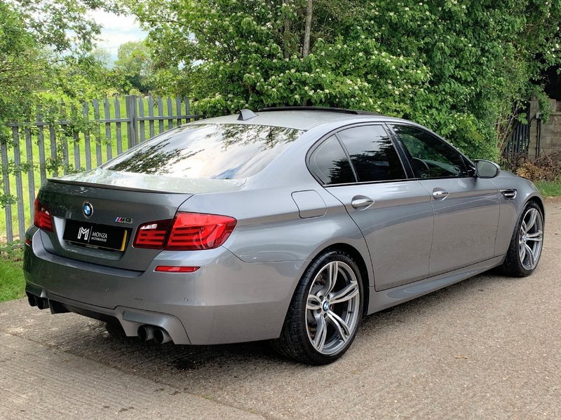 BMW M5 4.4 V8 2012