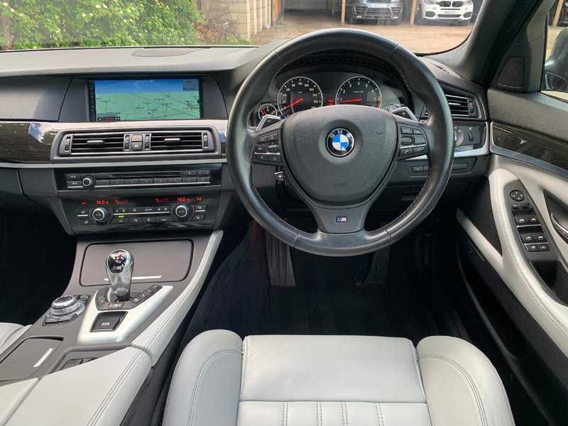 BMW M5 4.4 V8 2012