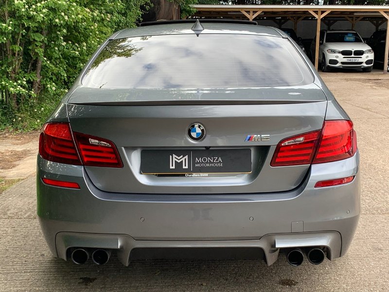 BMW M5 4.4 V8 2012