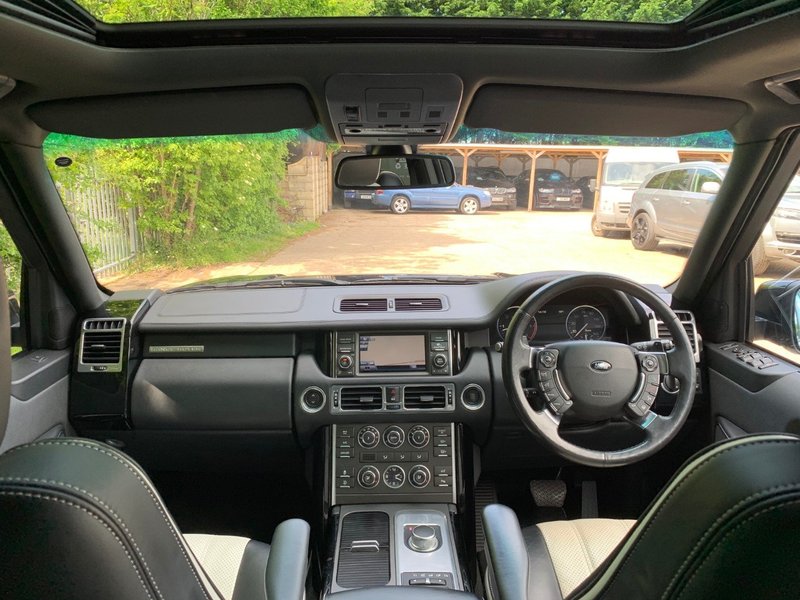 LAND ROVER RANGE ROVER Vogue 4.4 TDV8 2012