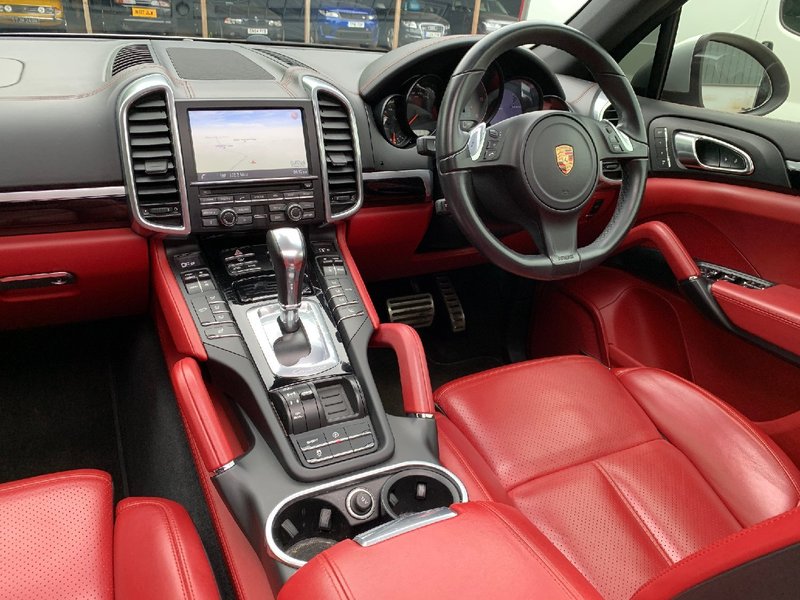 PORSCHE CAYENNE S 4.2 D V8 2014