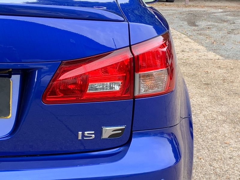 LEXUS IS F 5.0 V8 2012