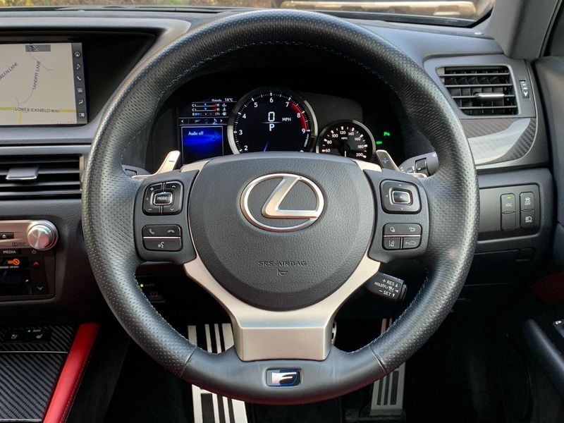 LEXUS GS F 5.0 V8 2016