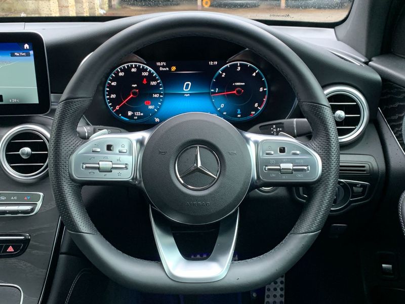 MERCEDES-BENZ GLC CLASS 300d AMG Line Premium Plus 4MATIC 2019