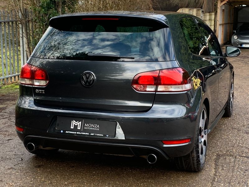 VOLKSWAGEN GOLF 2.0 TSI GTi 3dr 2010