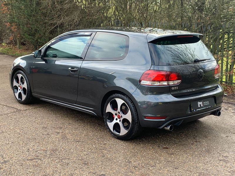 VOLKSWAGEN GOLF 2.0 TSI GTi 3dr 2010