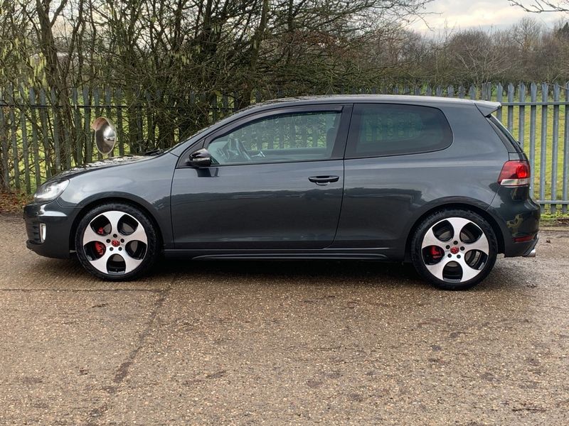 VOLKSWAGEN GOLF 2.0 TSI GTi 3dr 2010