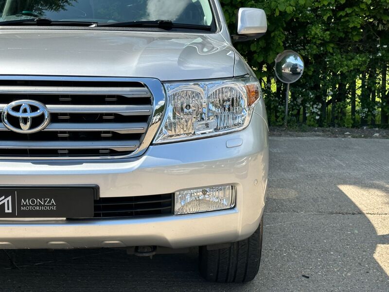 TOYOTA LAND CRUISER 4.5 D-4D V8 Auto 4WD 2010