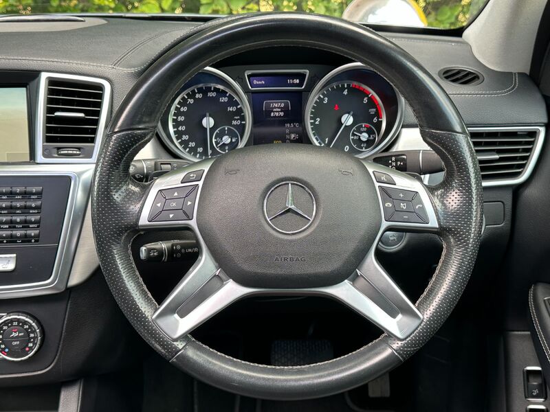 MERCEDES-BENZ GL CLASS GL 350 3.0 V6 BlueTEC AMG Sport G-Tronic+ 4WD 2015