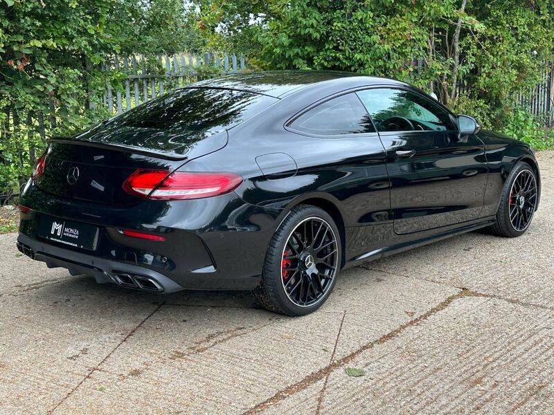 MERCEDES-BENZ C CLASS 2.0 C300 AMG Line G-Tronic+ 2018