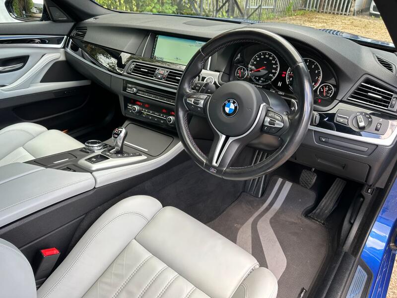 BMW M5 4.4 V8 DCT 2014