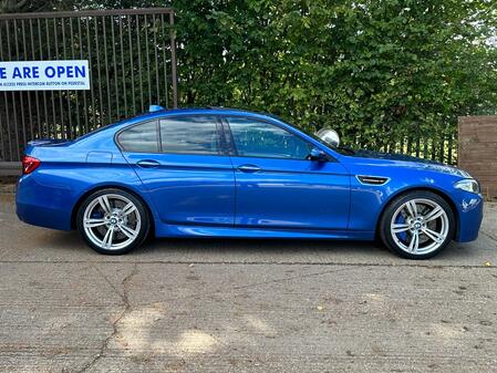 View BMW M5 4.4 V8 DCT