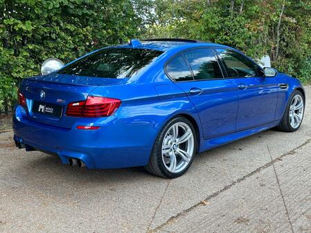 View BMW M5 4.4 V8 DCT